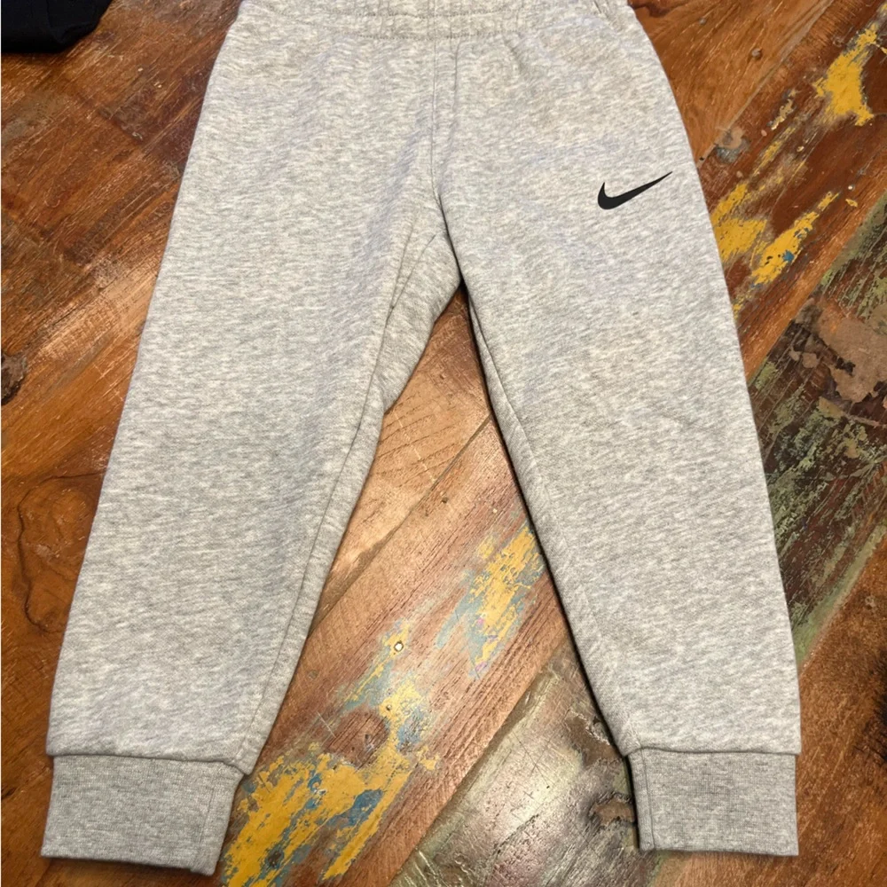 Nike black short